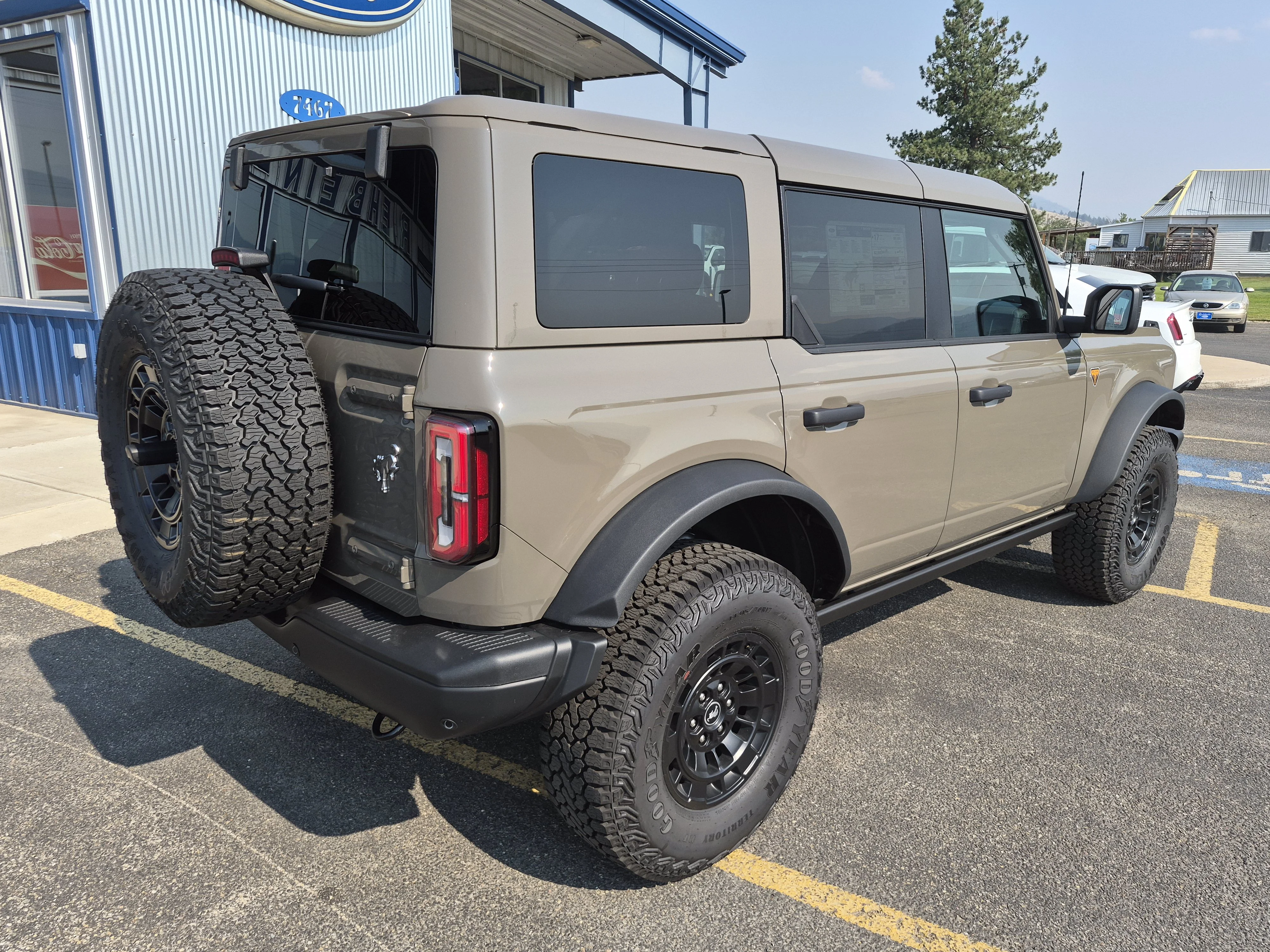 New 2026 Marsh Gray Ford Badlands® image 25