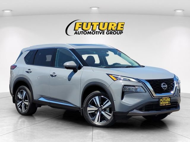 Used 2023 Gray Nissan SL image 1