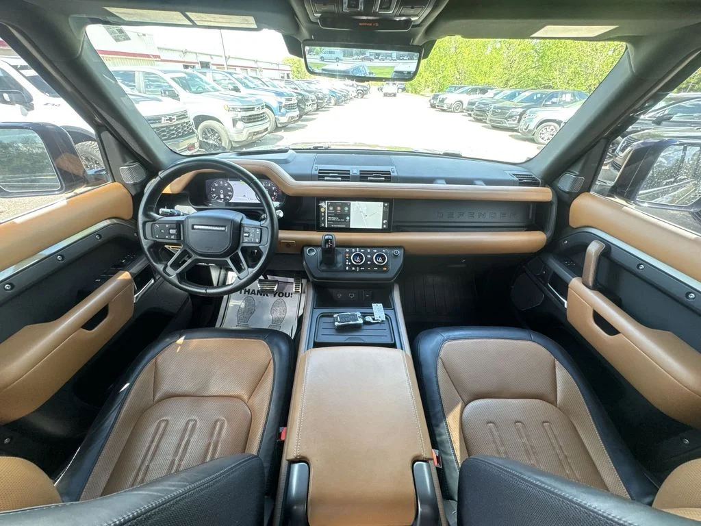 Used 2020  Land Rover X image 21