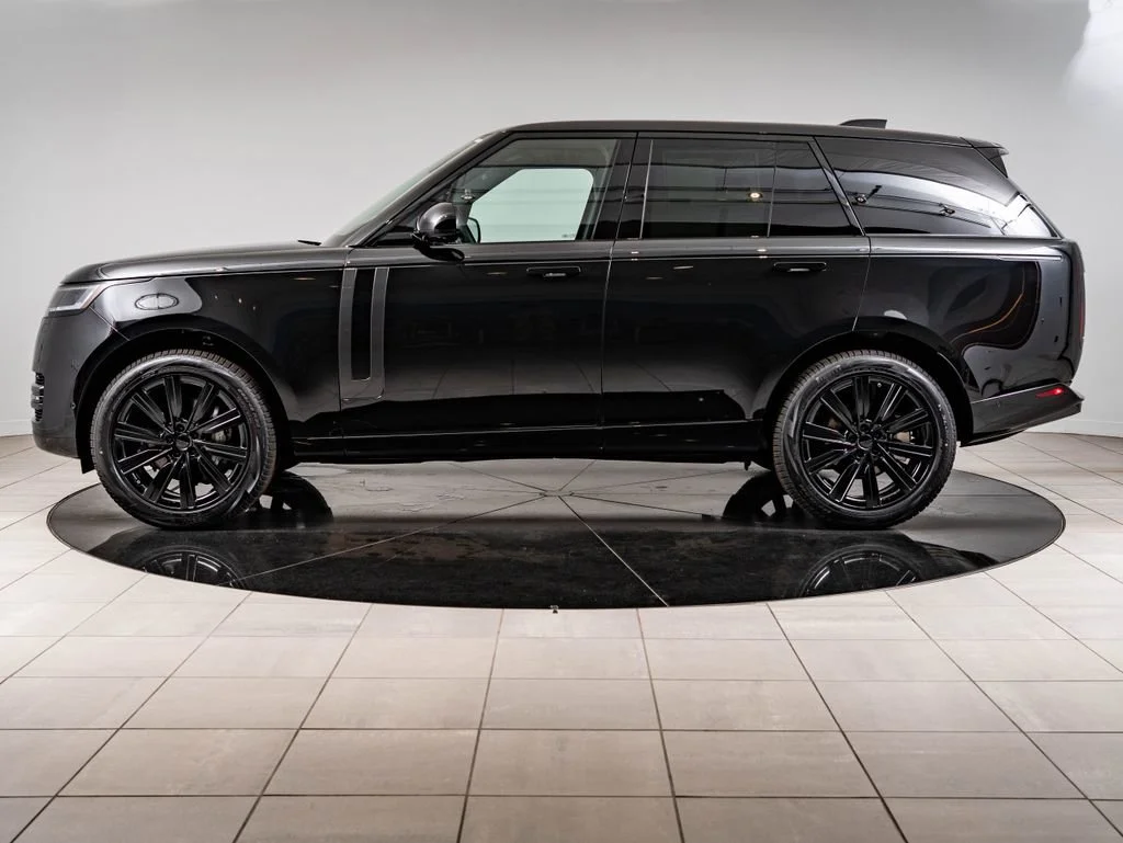 New 2026 Santorini Black Land Rover SE image 5