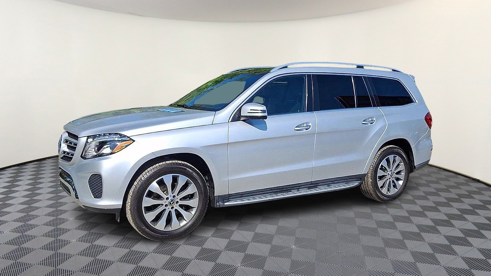 Used 2019 Iridium Silver Metallic - 775 Mercedes-Benz 4MATIC® image 4