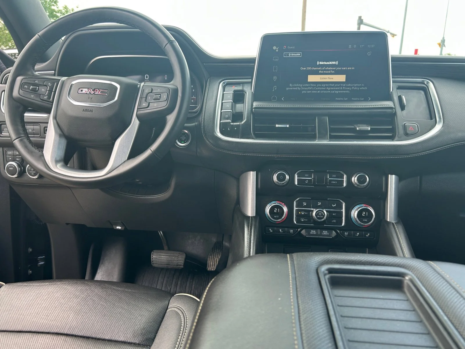 Used 2023 Black GMC SLT 4WD image 23