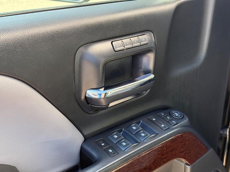 Used 2018 Onyx Black GMC SLT image 18