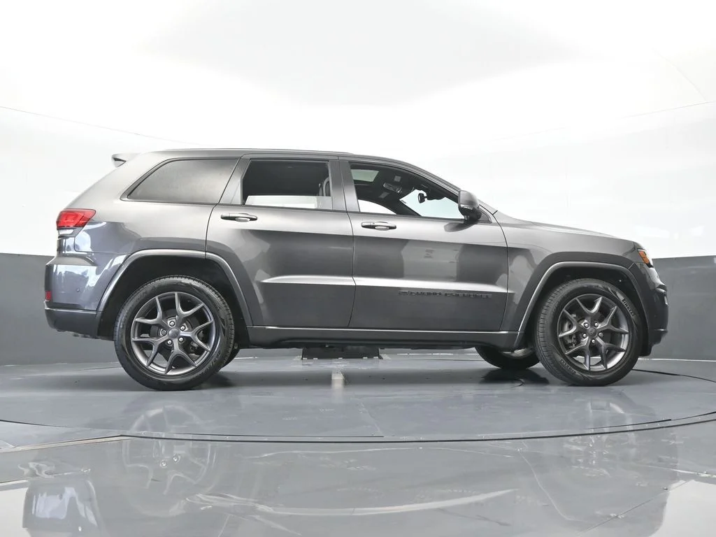 Used 2021 Granite Crystal Metallic Clearcoat Jeep Limited image 60