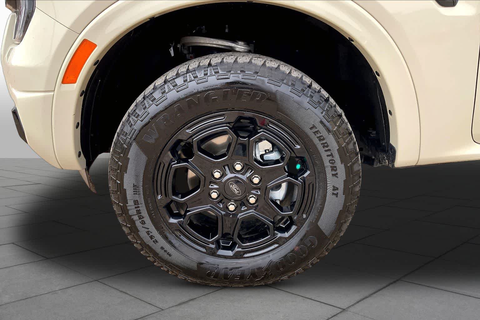 Used 2025 Desert Sand Ford XLT image 11