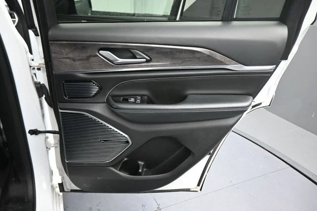 Used 2023 White Jeep Overland 4xe image 23