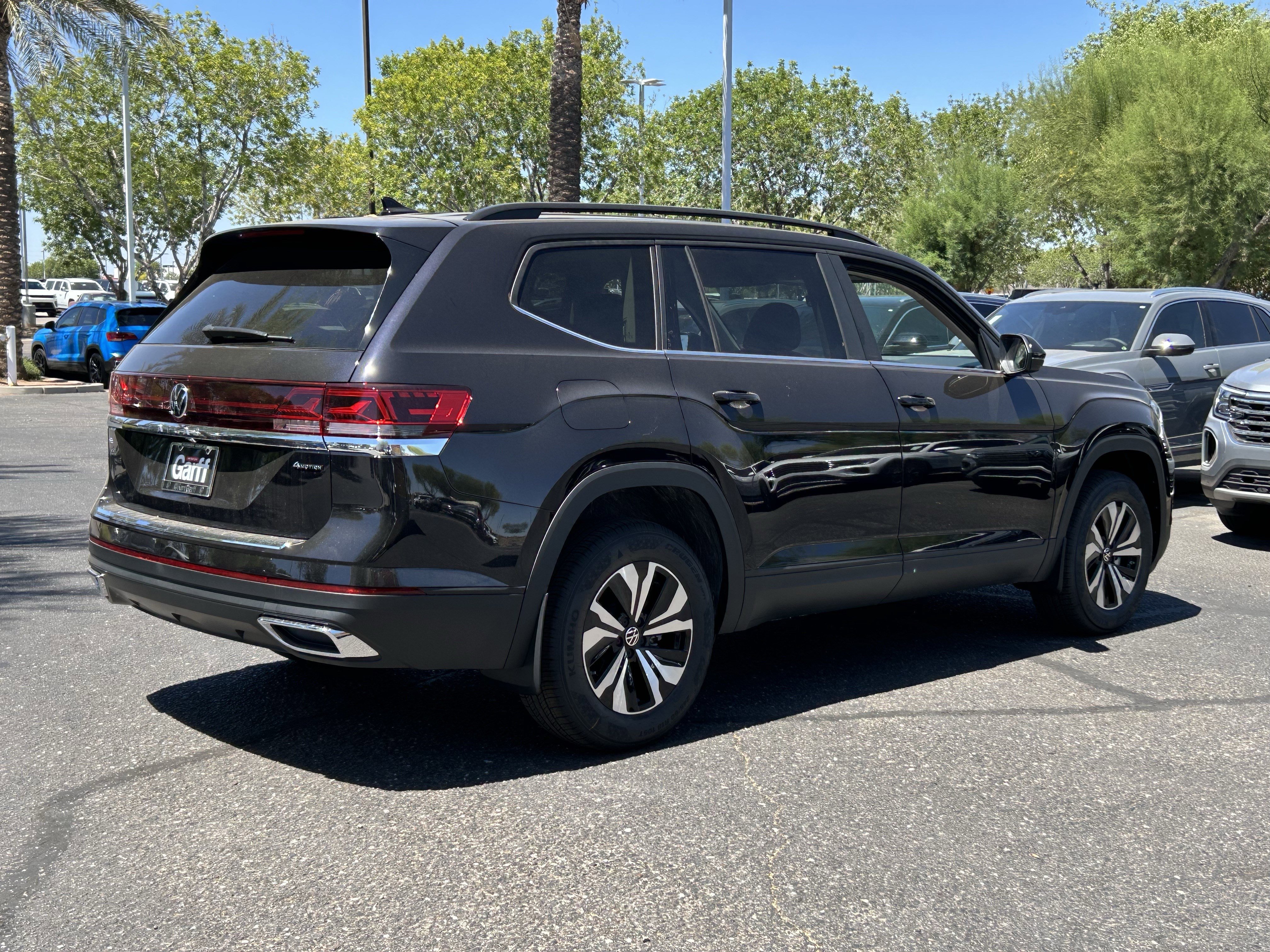 New 2026 Deep Black Pearl Volkswagen 2.0T SE image 3