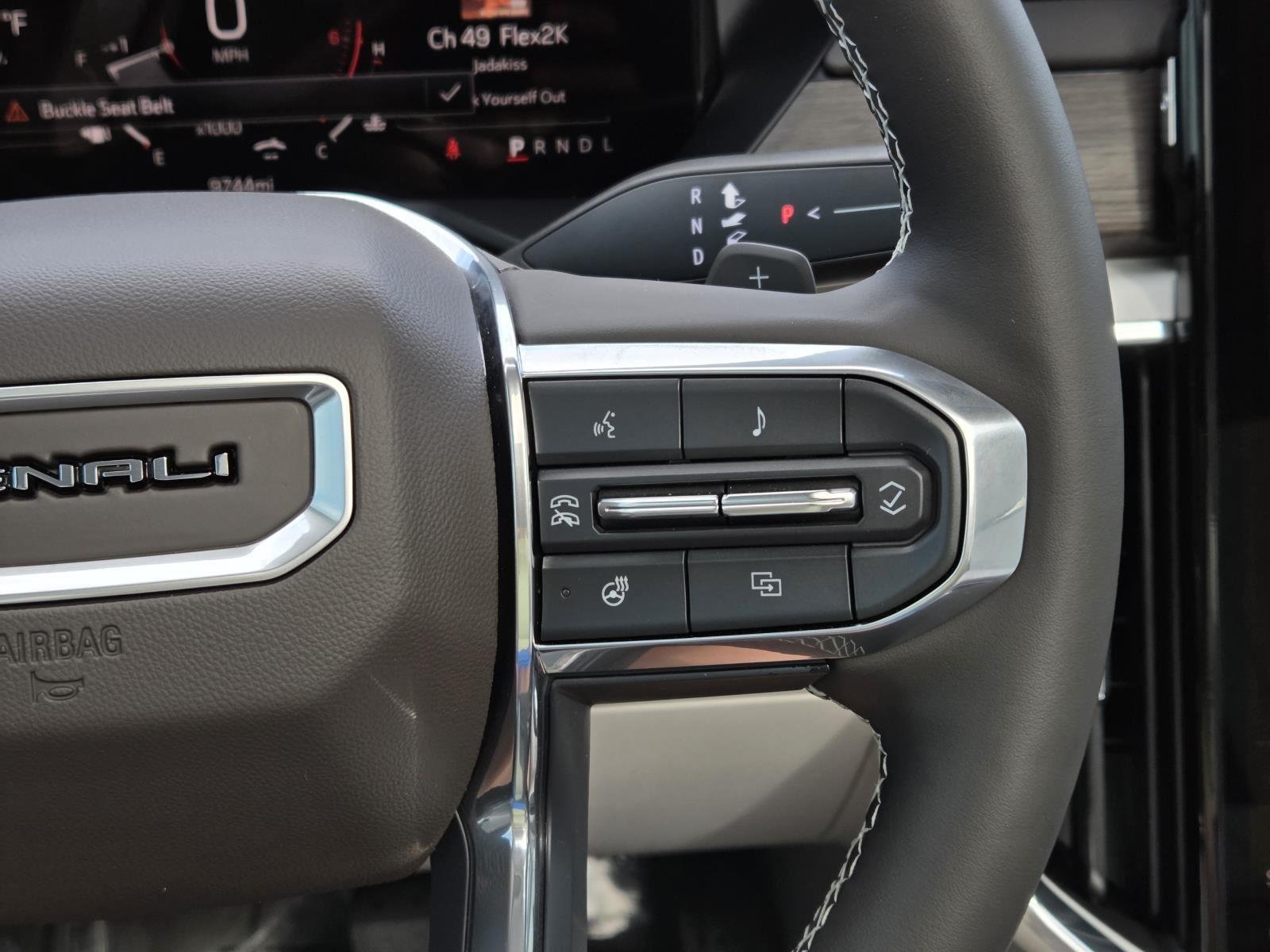 Used 2024 White Frost Tricoat GMC FWD Denali image 23