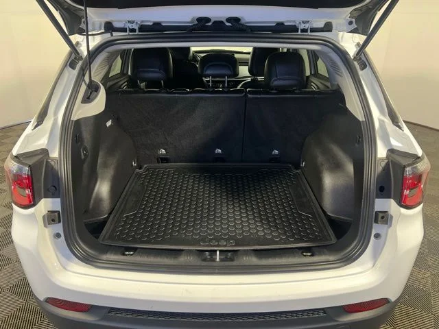 Certified Used 2022 White Jeep Latitude Lux image 14