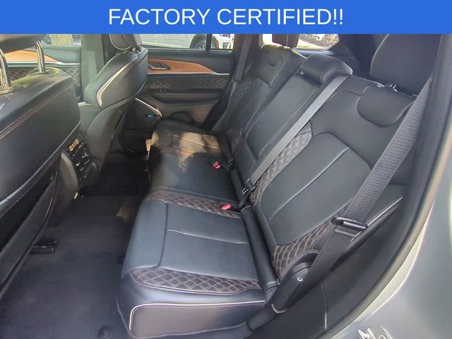 Used 2024 Silver Jeep Summit Reserve 4xe image 32
