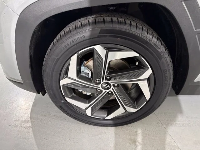 Used 2023 Silver Hyundai SEL image 5