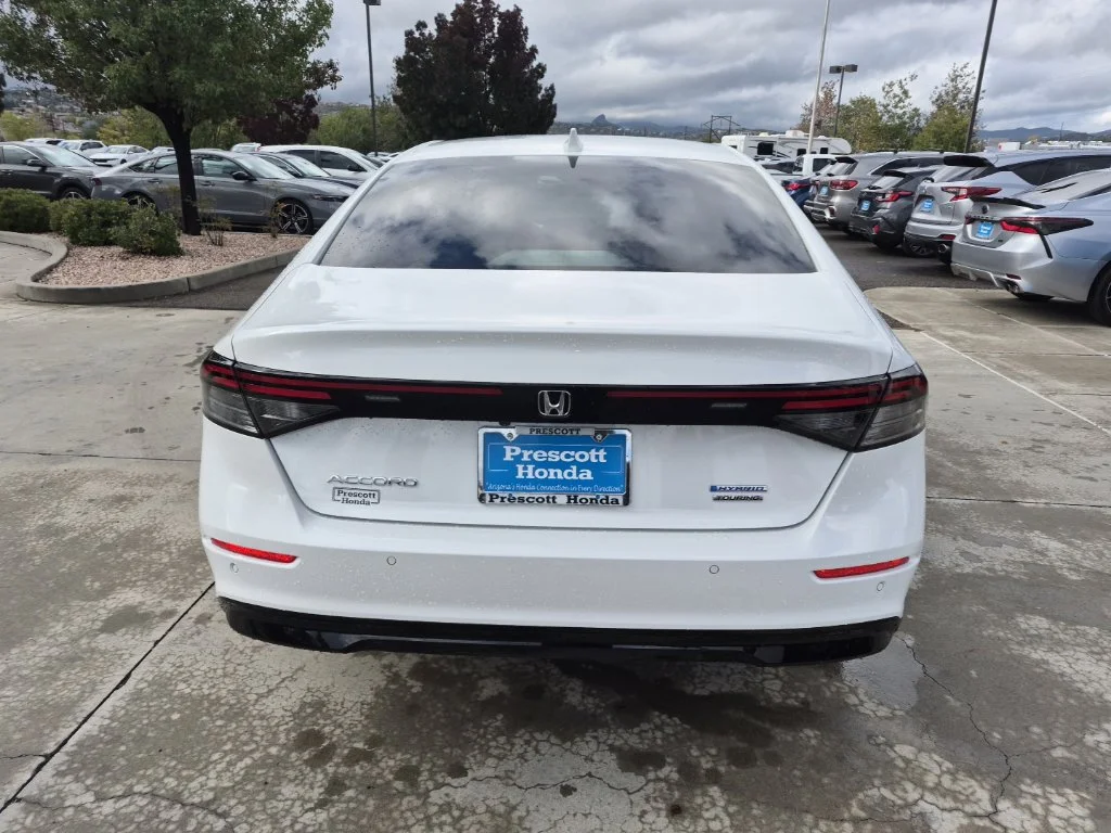 New 2026 Platinum White Pearl Honda Touring image 11