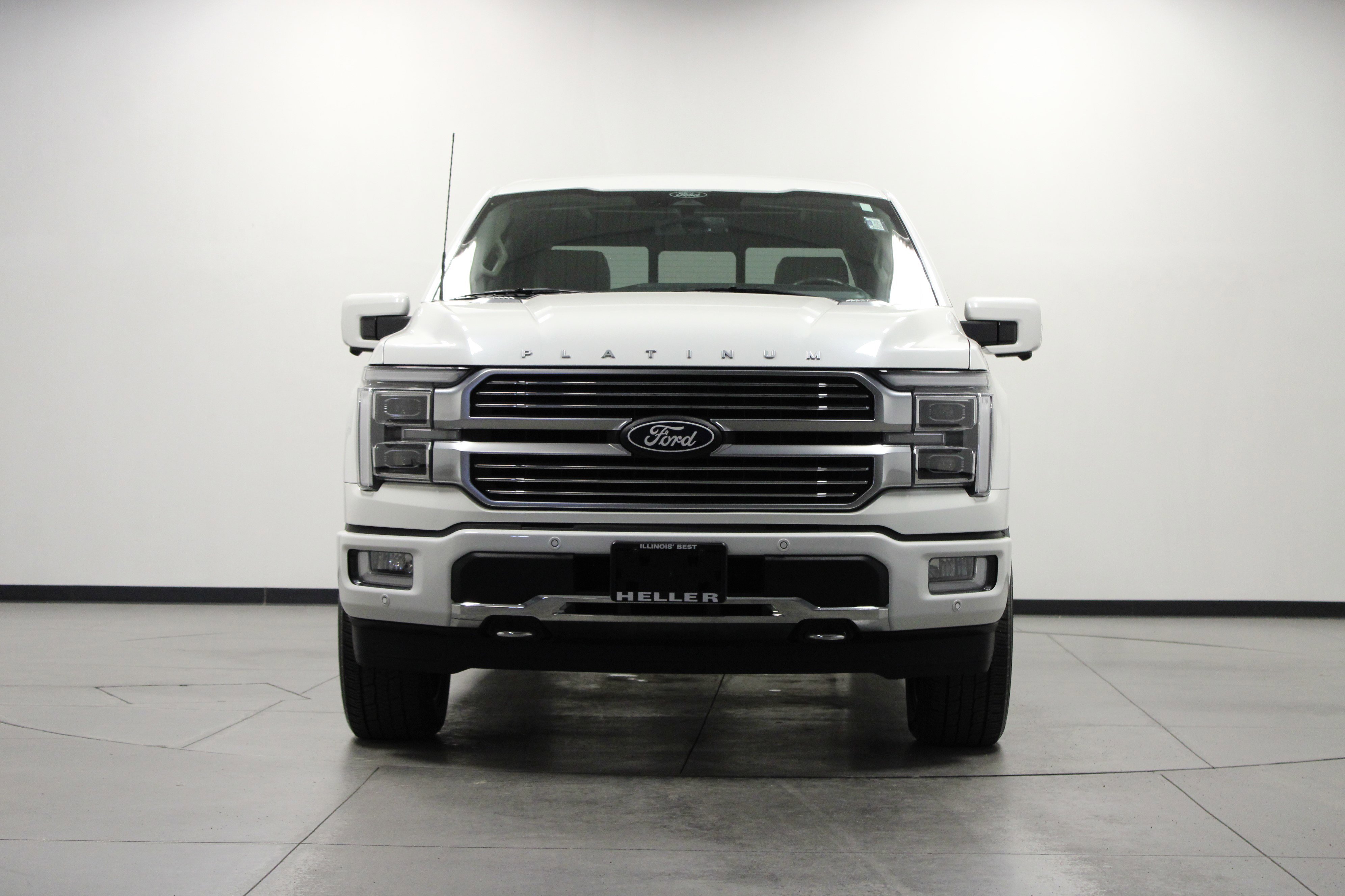 Used 2024 Star White Metallic Tri-Coat Ford Platinum image 9