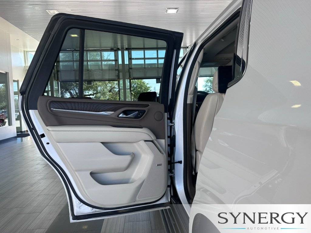 Used 2021 White Frost Tricoat GMC Denali image 31