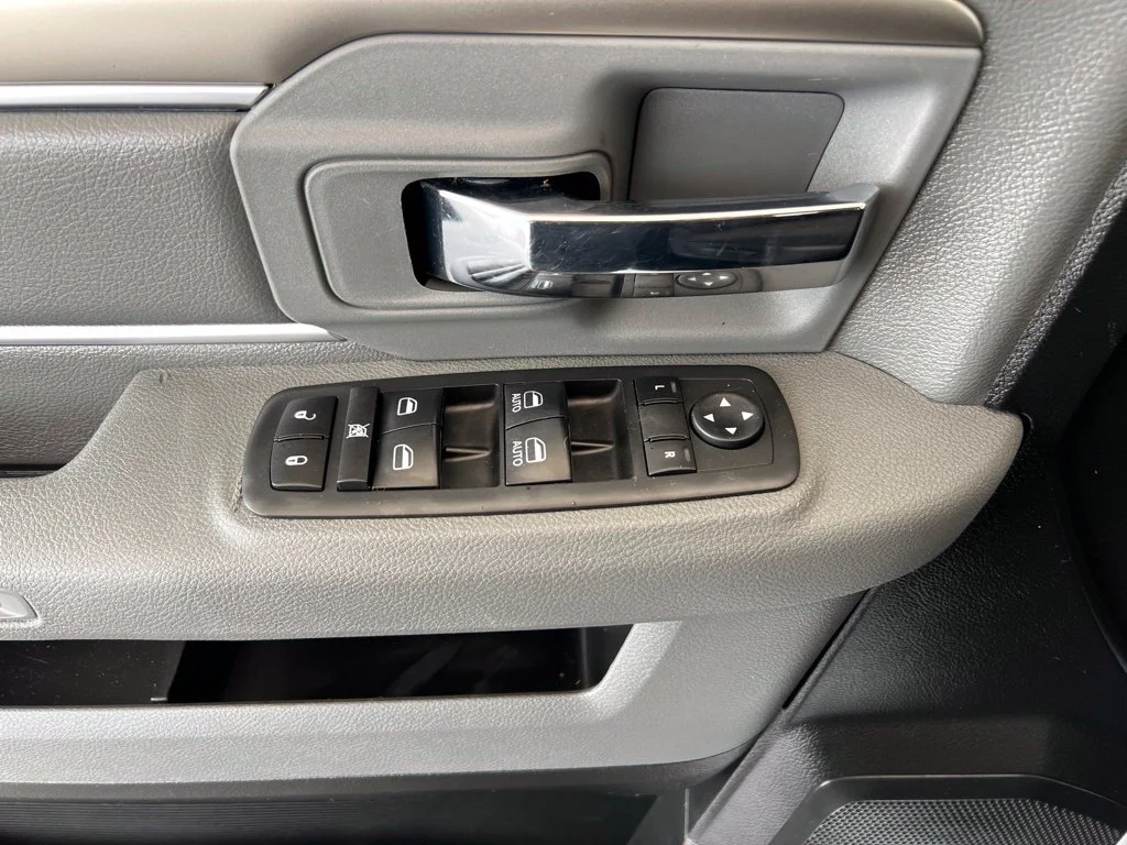 Used 2019 White Ram Warlock image 27