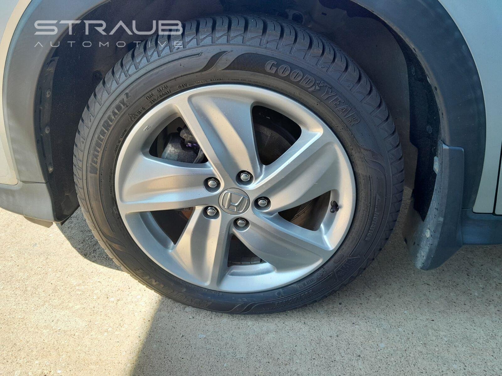 Used 2019 Lunar Silver Metallic Honda EX-L image 9