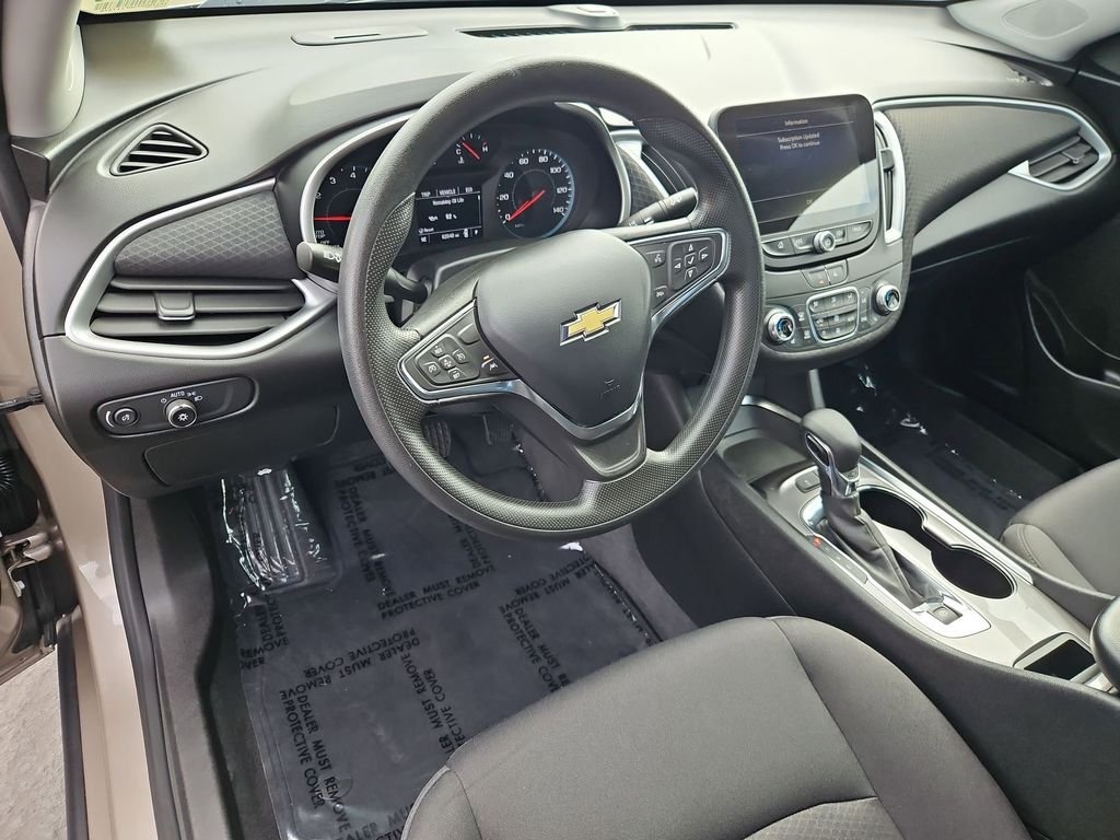 Used 2024 Mineral Gray Metallic Chevrolet LT image 13