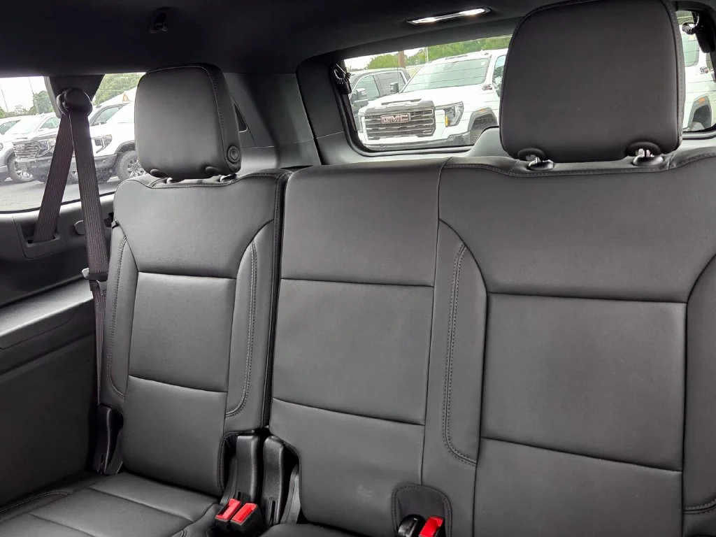 Used 2026 Summit White Chevrolet LT image 7