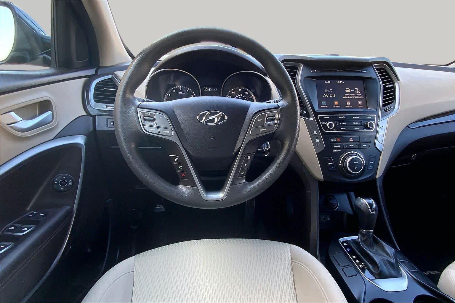 Used 2017 Marlin Blue Hyundai 2.4L image 6