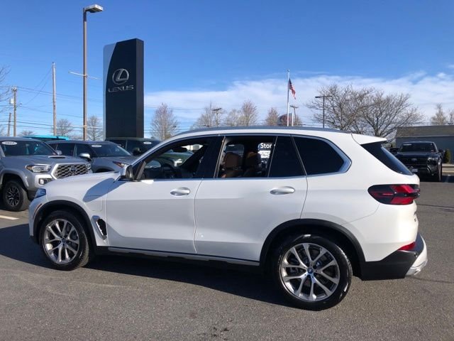 Used 2025 White BMW xDrive50e image 5