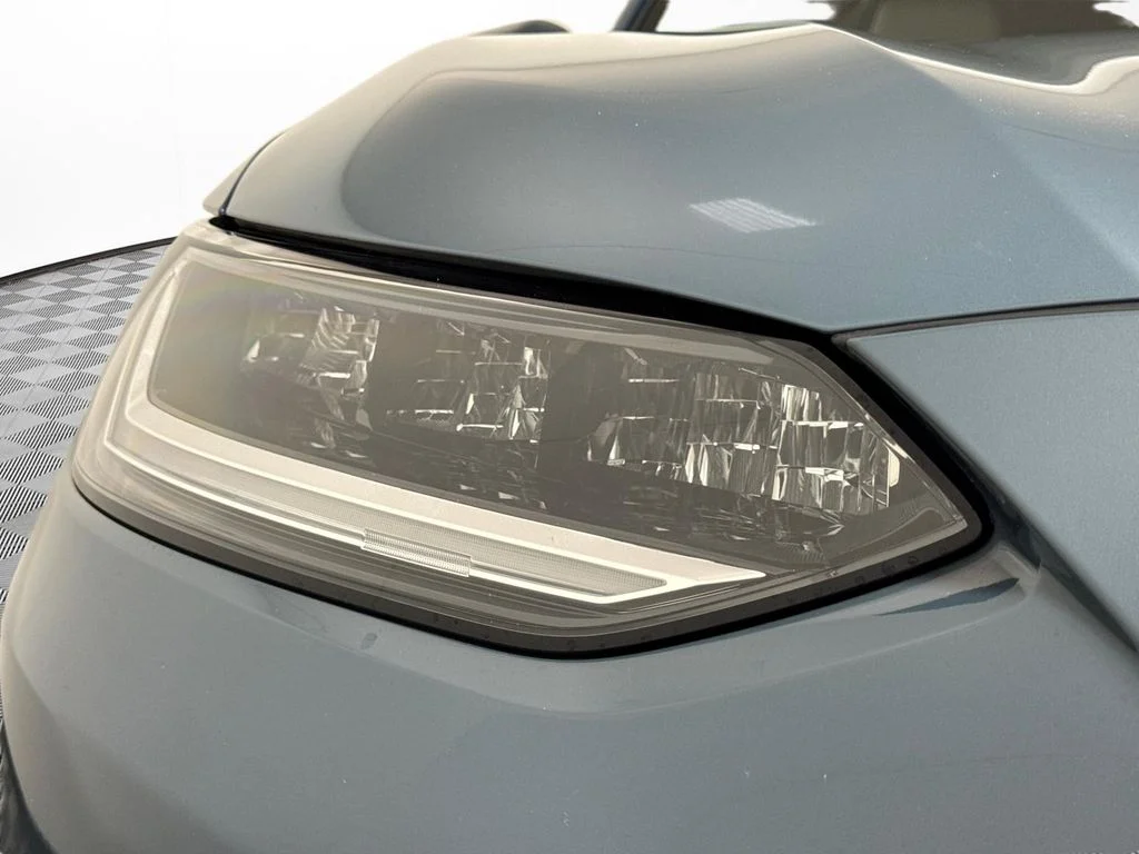 Used 2023 Pearl Honda LX image 16
