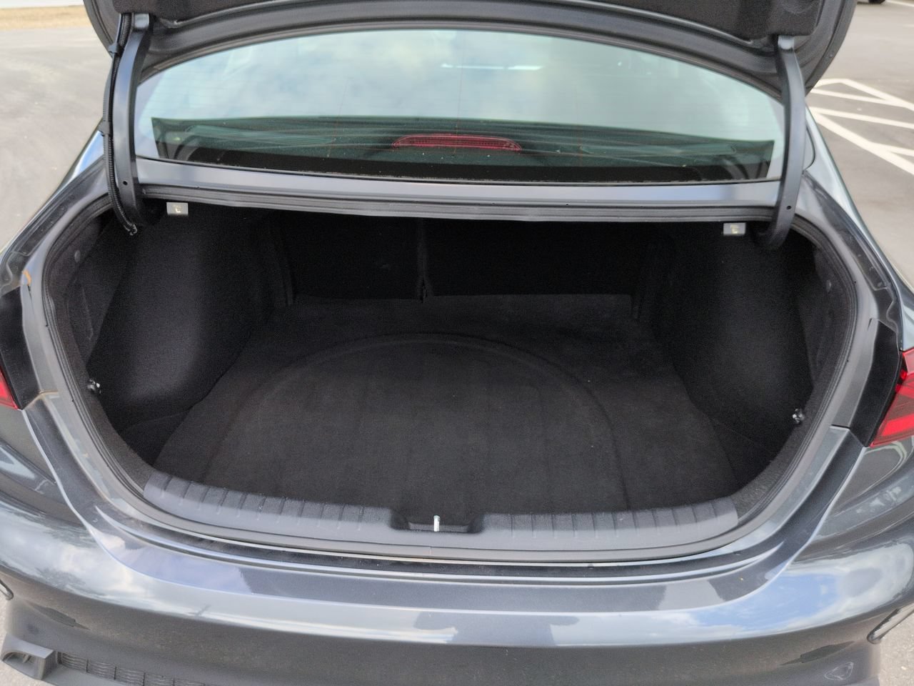 Used 2023 Gravity Gray Kia  image 14