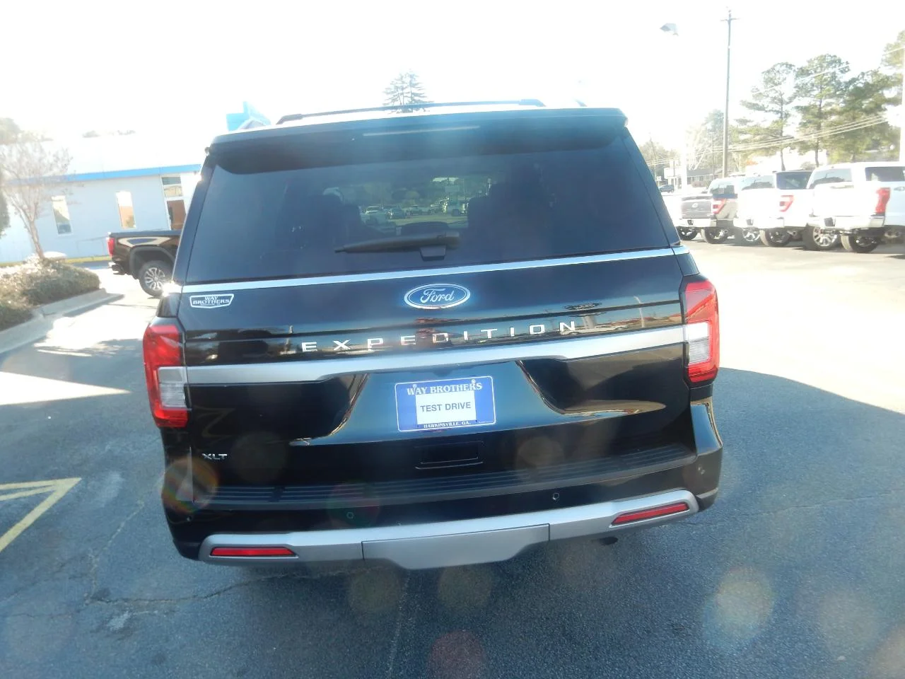 New 2022 Black Ford XLT 4X2 image 7