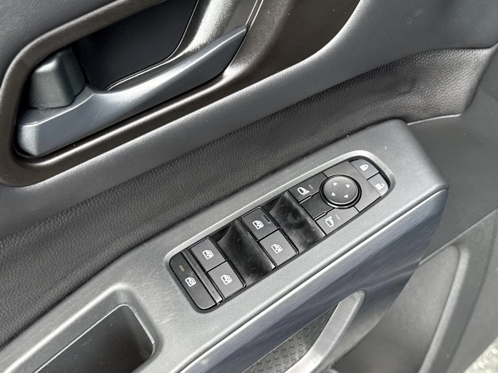 Used 2024 Gun Metallic Nissan Rock Creek image 18