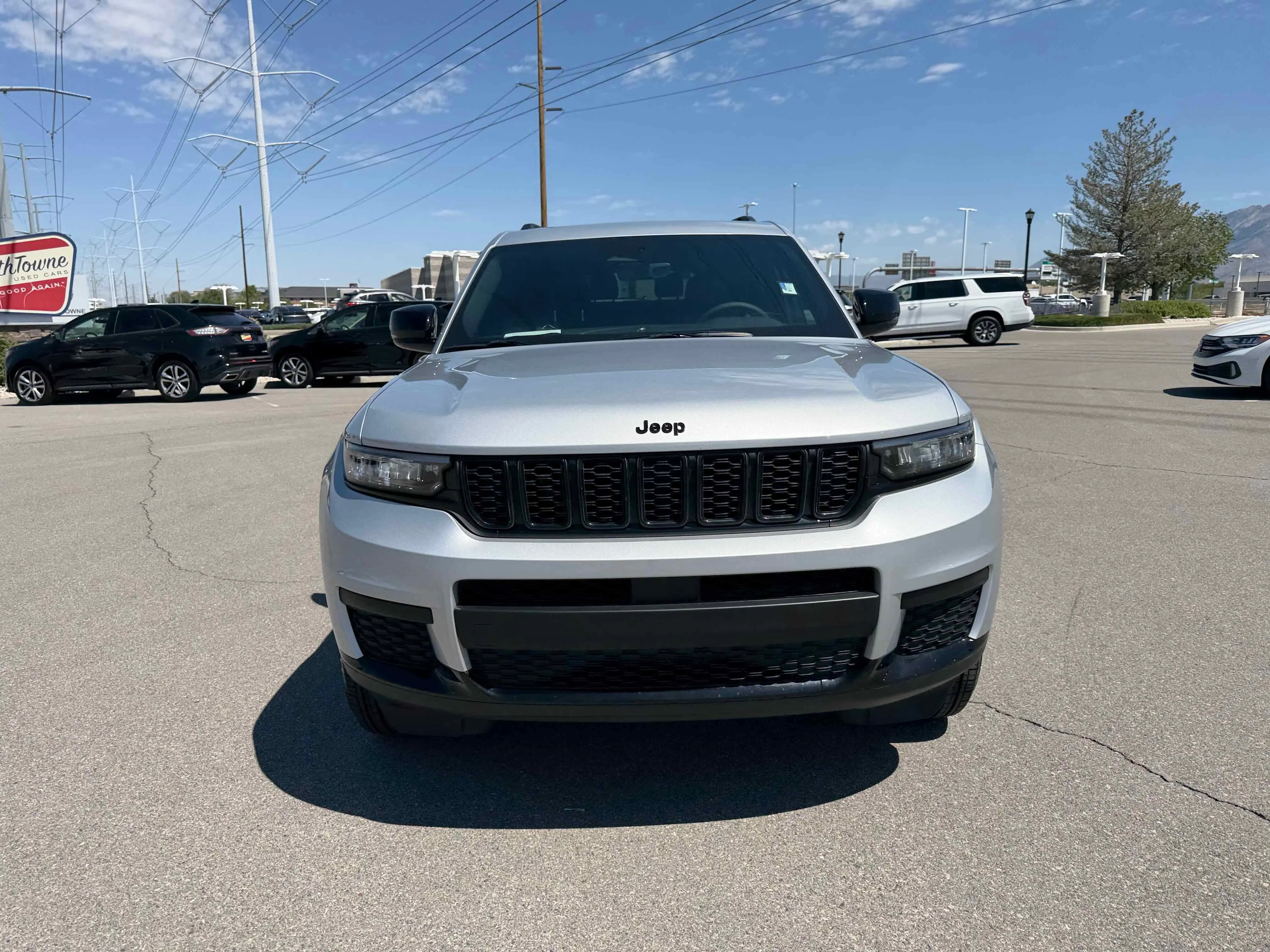 Used 2025 Silver Zynith Jeep Altitude X image 7