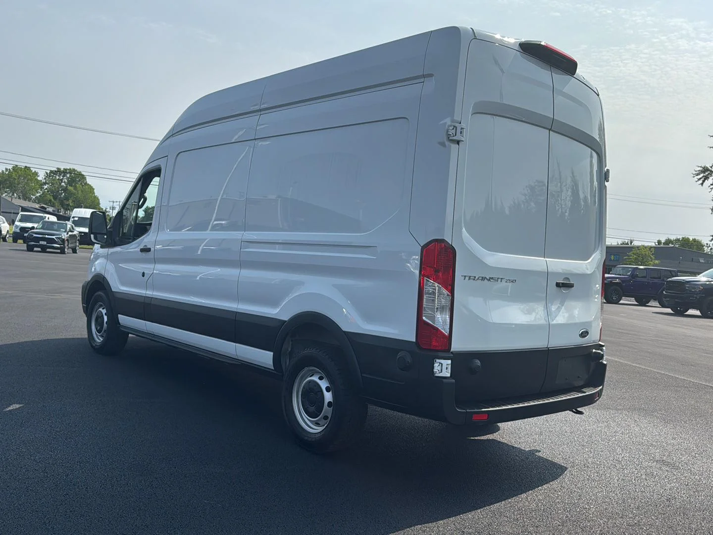 Used 2025 Oxford White Ford 250 image 4