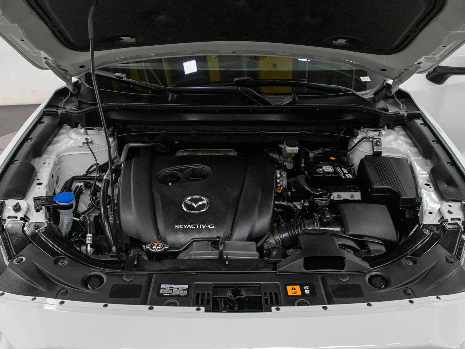 Used 2020 Snowflake White Pearl Mica Mazda Touring image 29