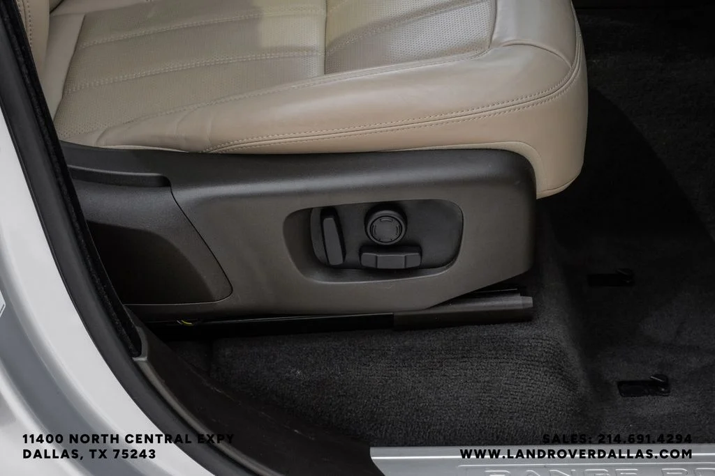 Used 2019 Silver Land Rover HSE image 40