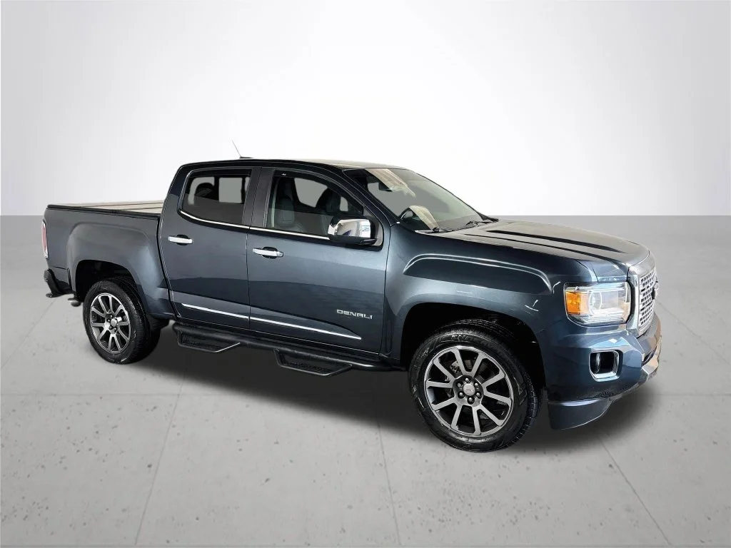 Used 2019 Blue GMC Denali image 4