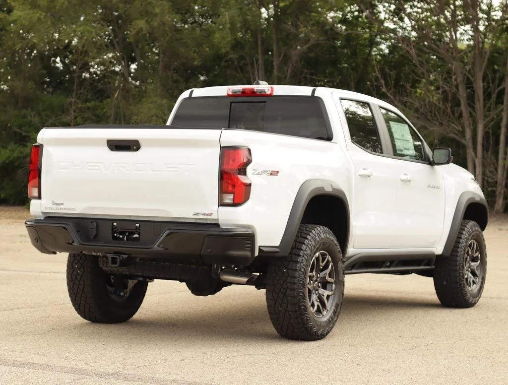 New 2026 Summit White Chevrolet ZR2 image 7