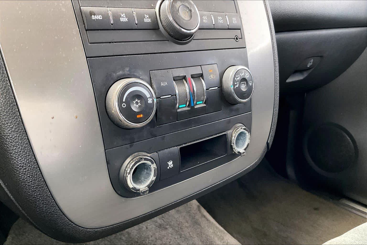 Used 2008 SUMMIT WHITE Chevrolet LS image 27