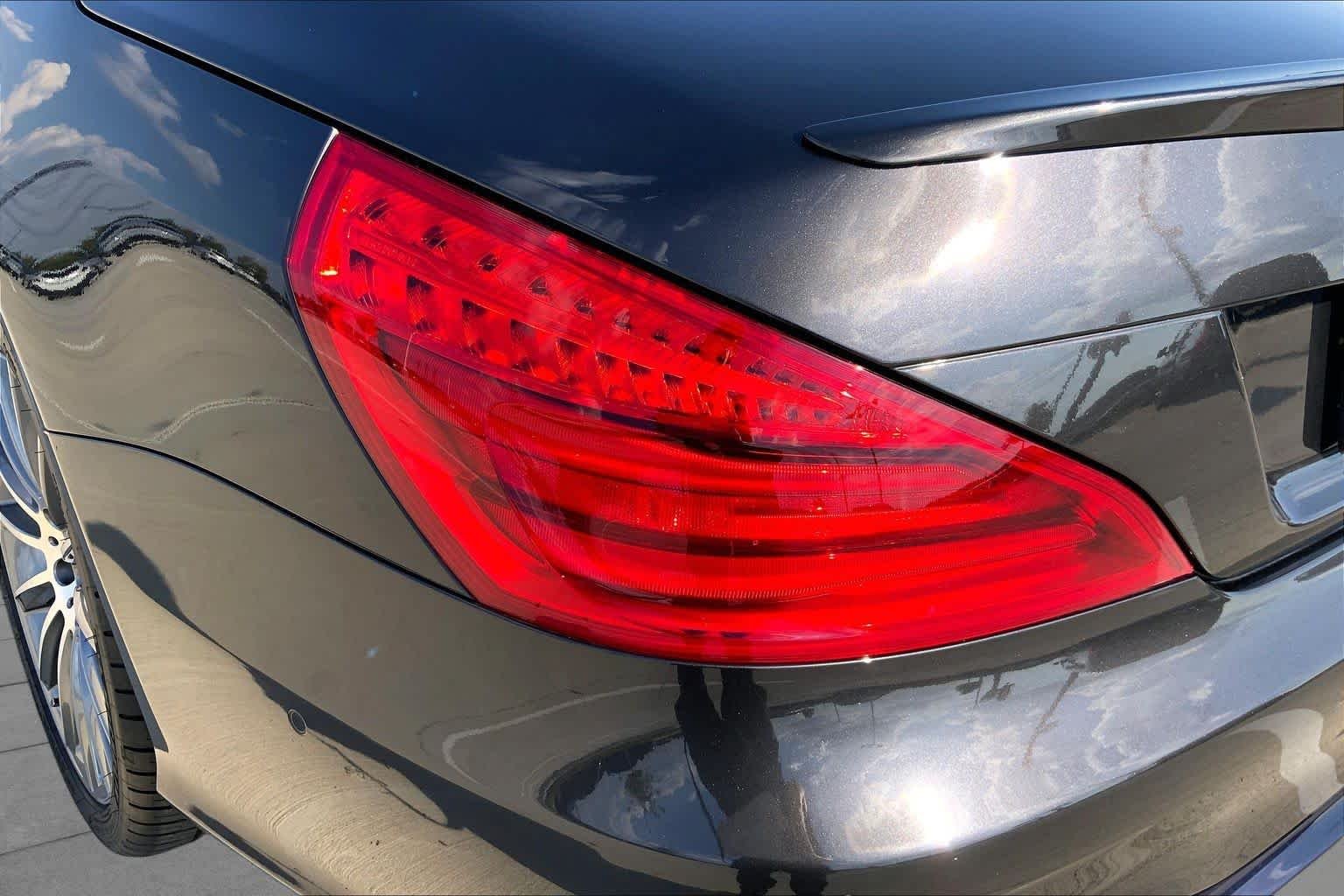Used 2019 Graphite Grey Metallic Mercedes-Benz SL 550 image 25