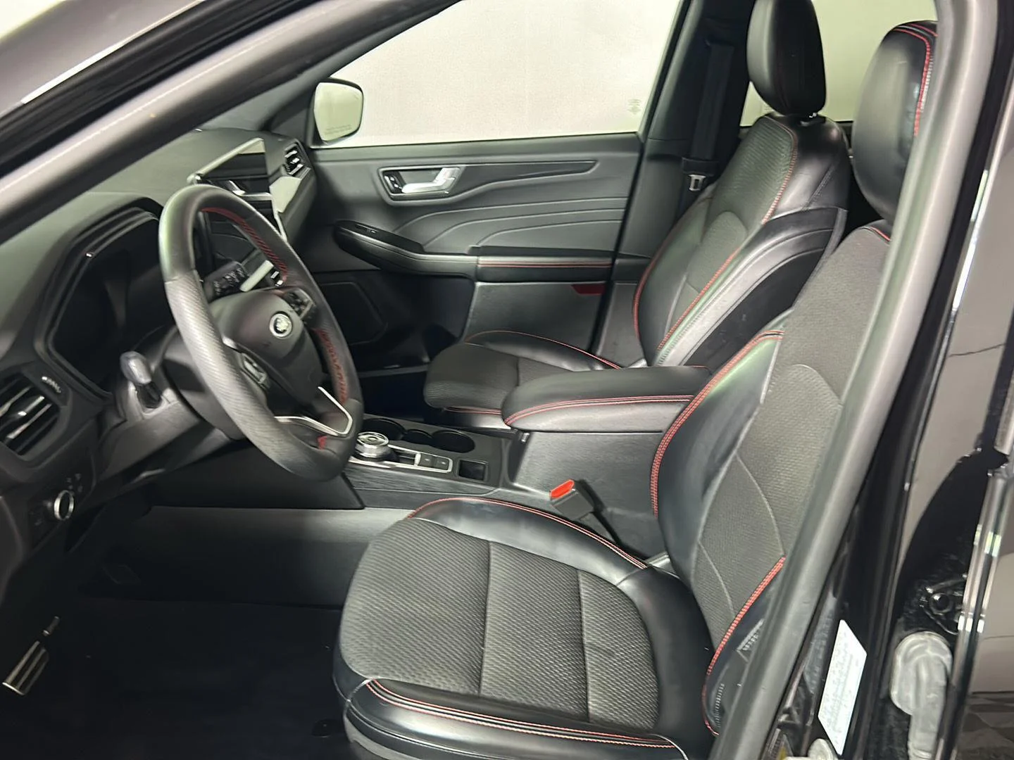 Used 2023 Agate Black Ford ST-Line image 14