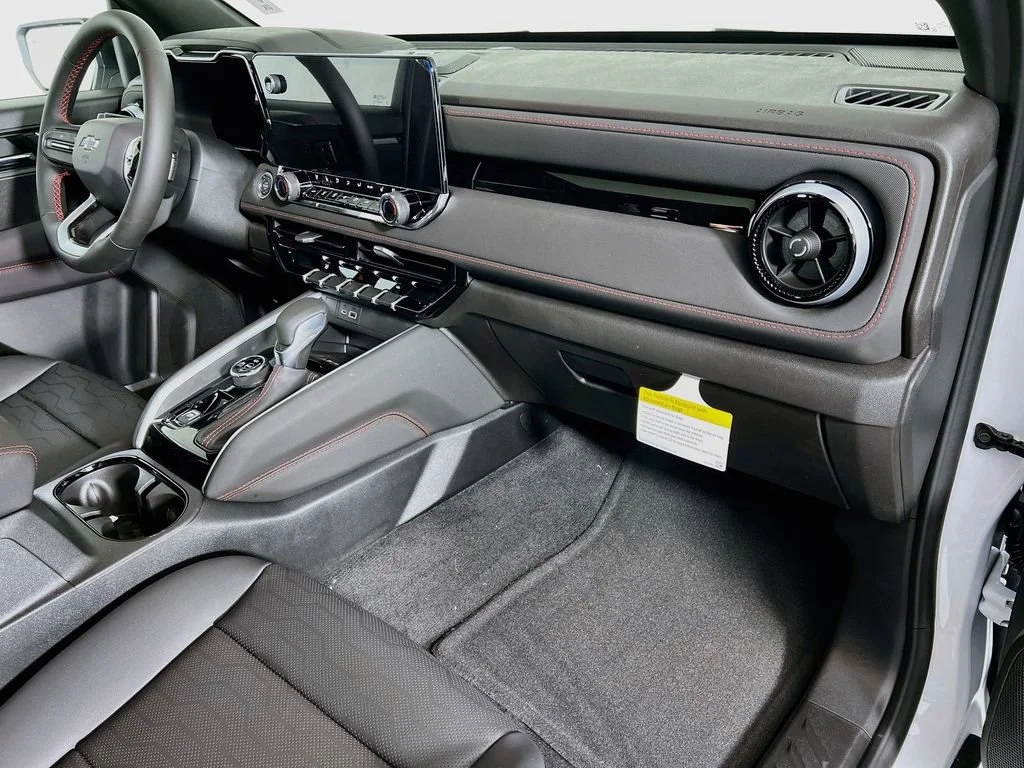 New 2026 Summit White Chevrolet Z71 image 30