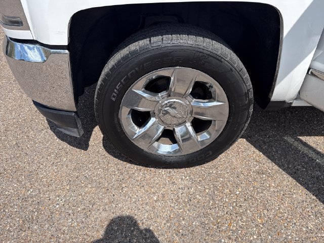 Used 2017 White Chevrolet LTZ image 11
