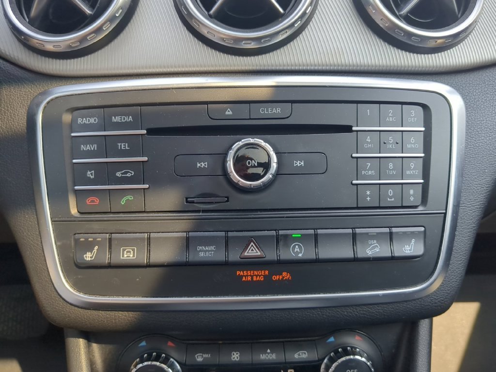 Used 2017  Mercedes-Benz GLA 250 image 26