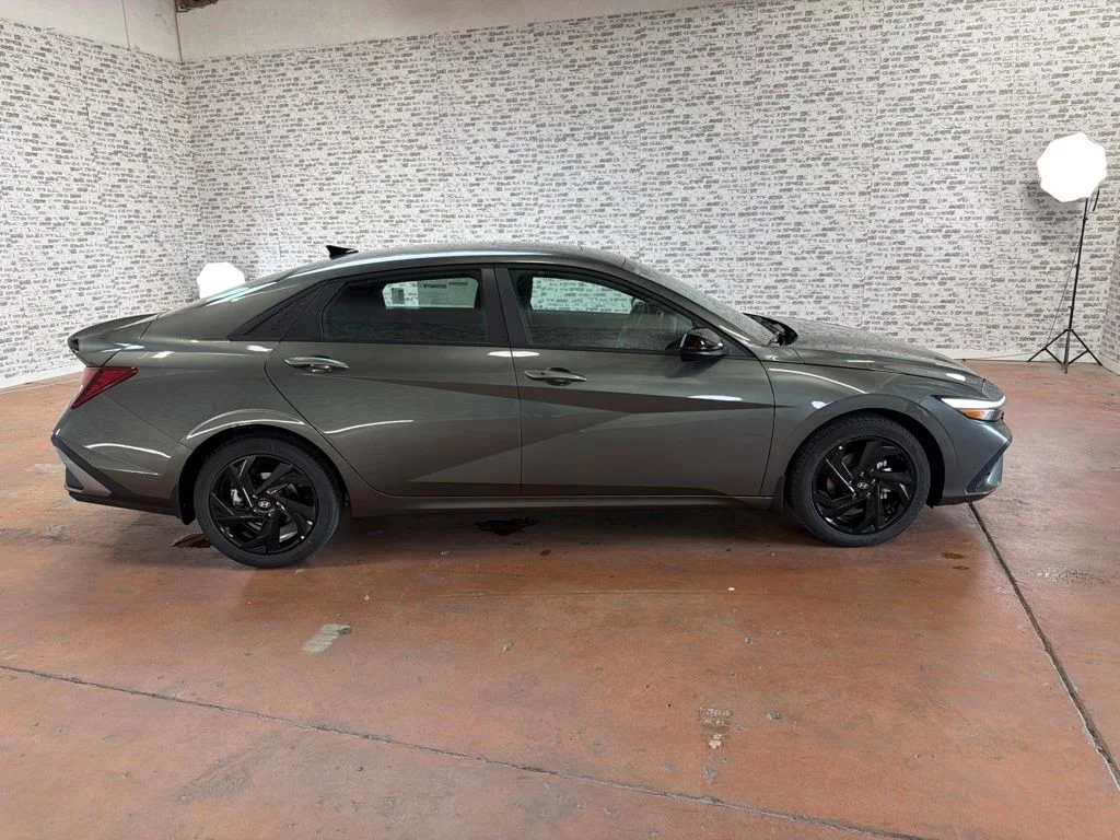 New 2026 Amazon Gray Hyundai SEL Sport image 8