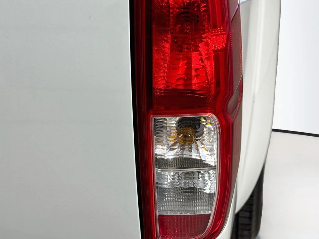 Used 2014 Glacier White Nissan SV image 29