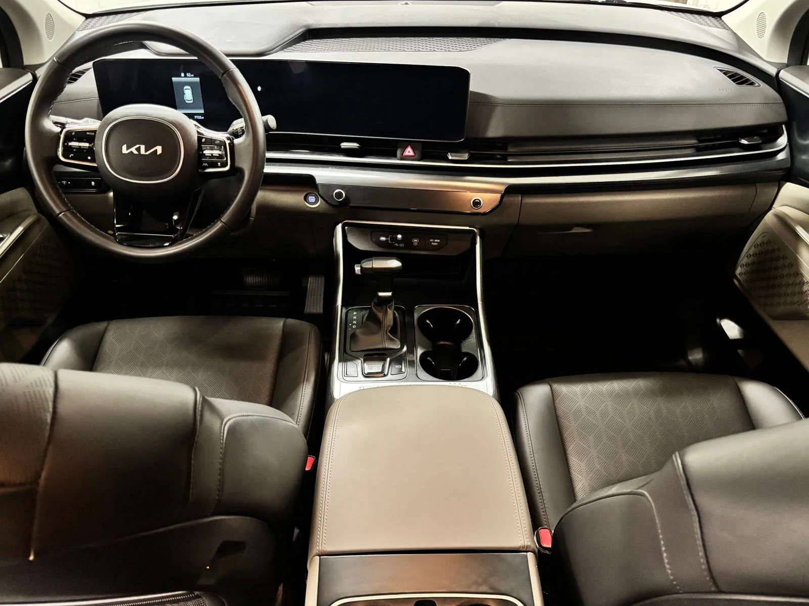 Used 2026 White Kia LXS image 13