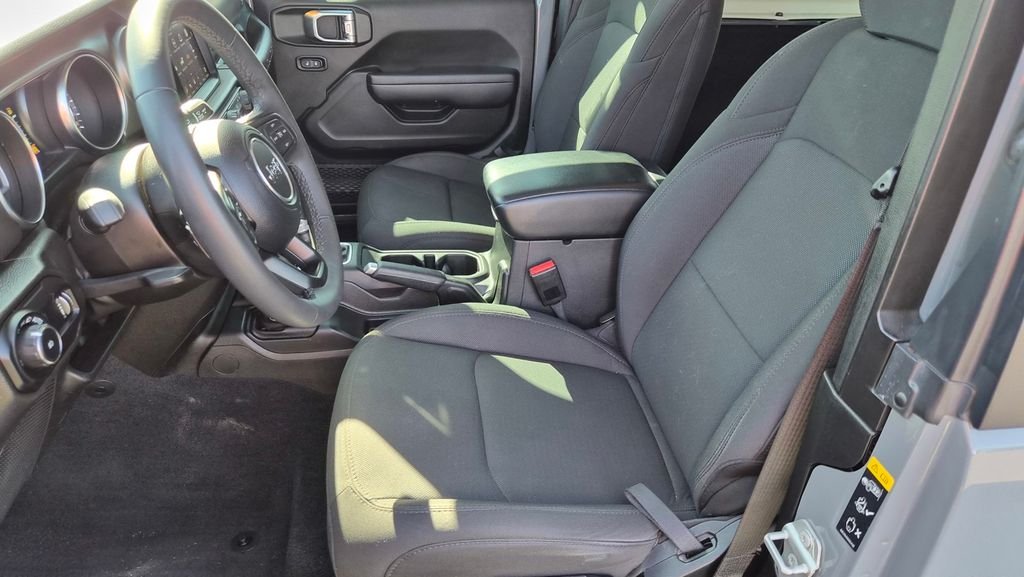 Used 2023 Gray Jeep Sport S image 13