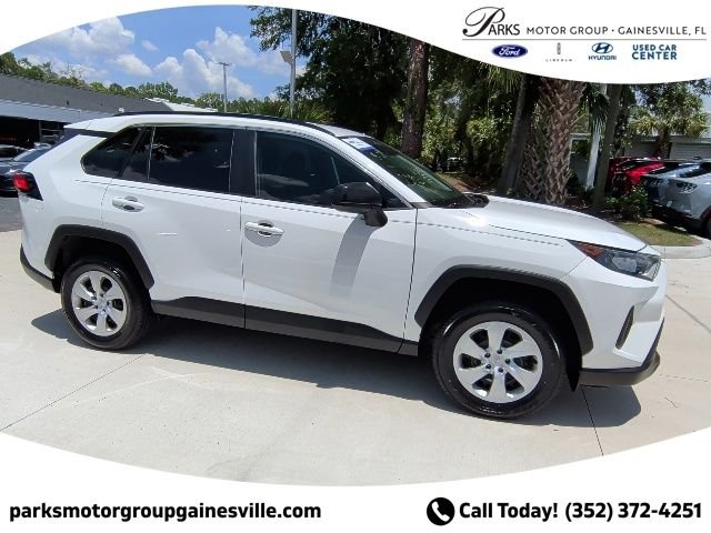 Used 2021 White Toyota LE image 3