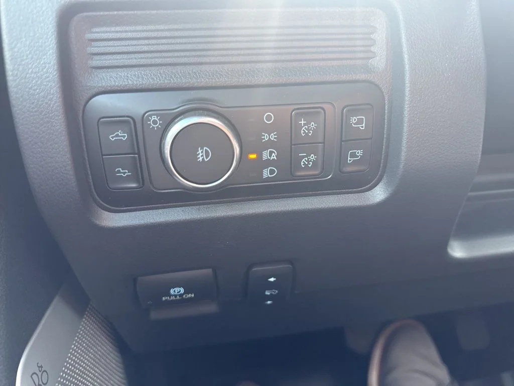 Used 2025 Gray Ford Platinum image 30