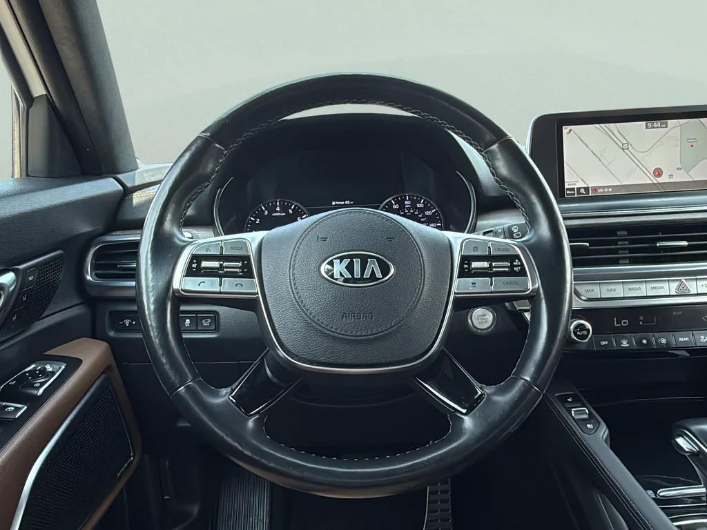 Used 2021 Glacial White Pearl Kia SX image 33