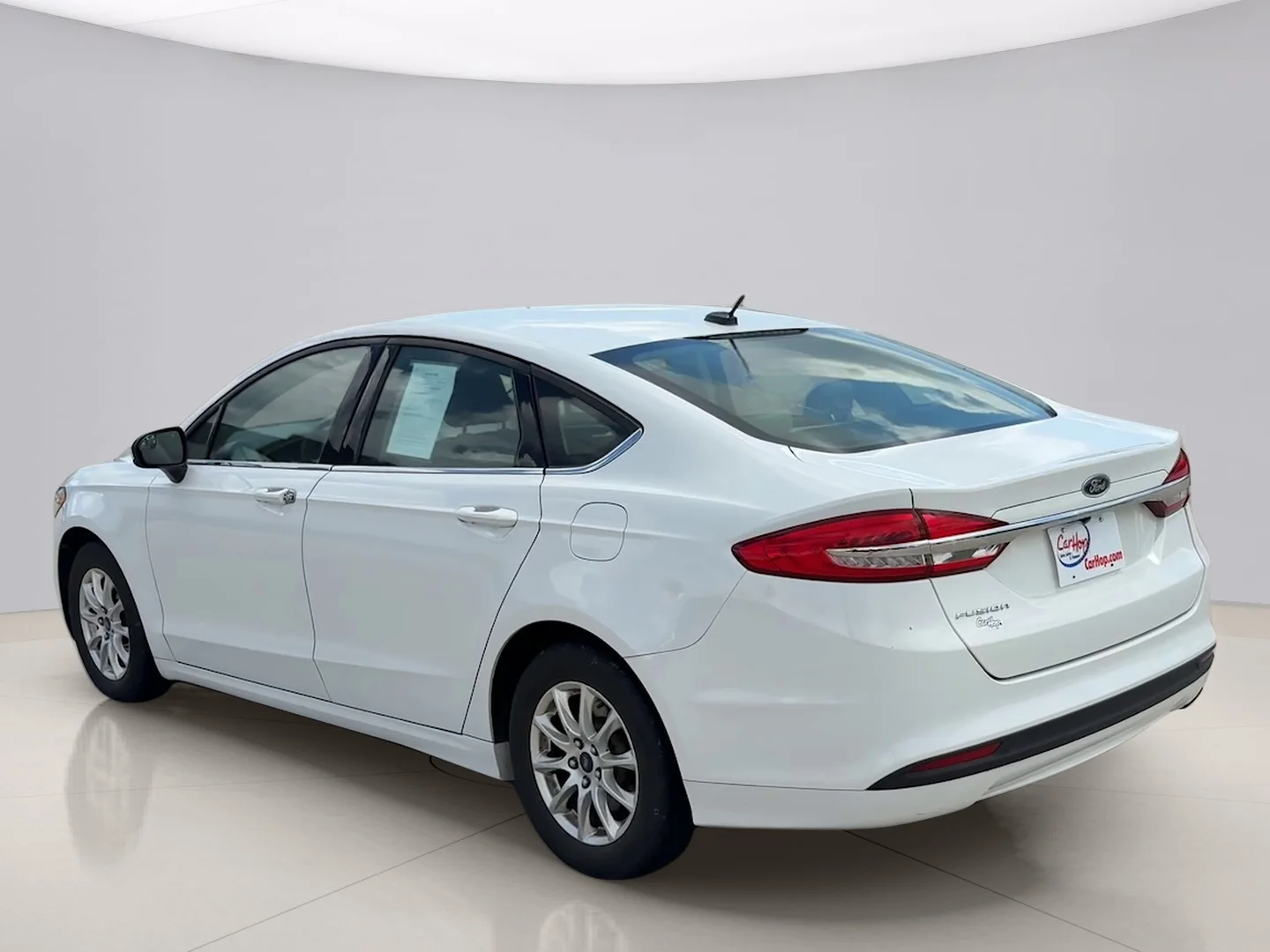 Used 2017 White Ford S image 3