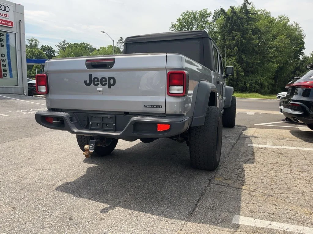 Used 2020 Silver Jeep Sport image 4