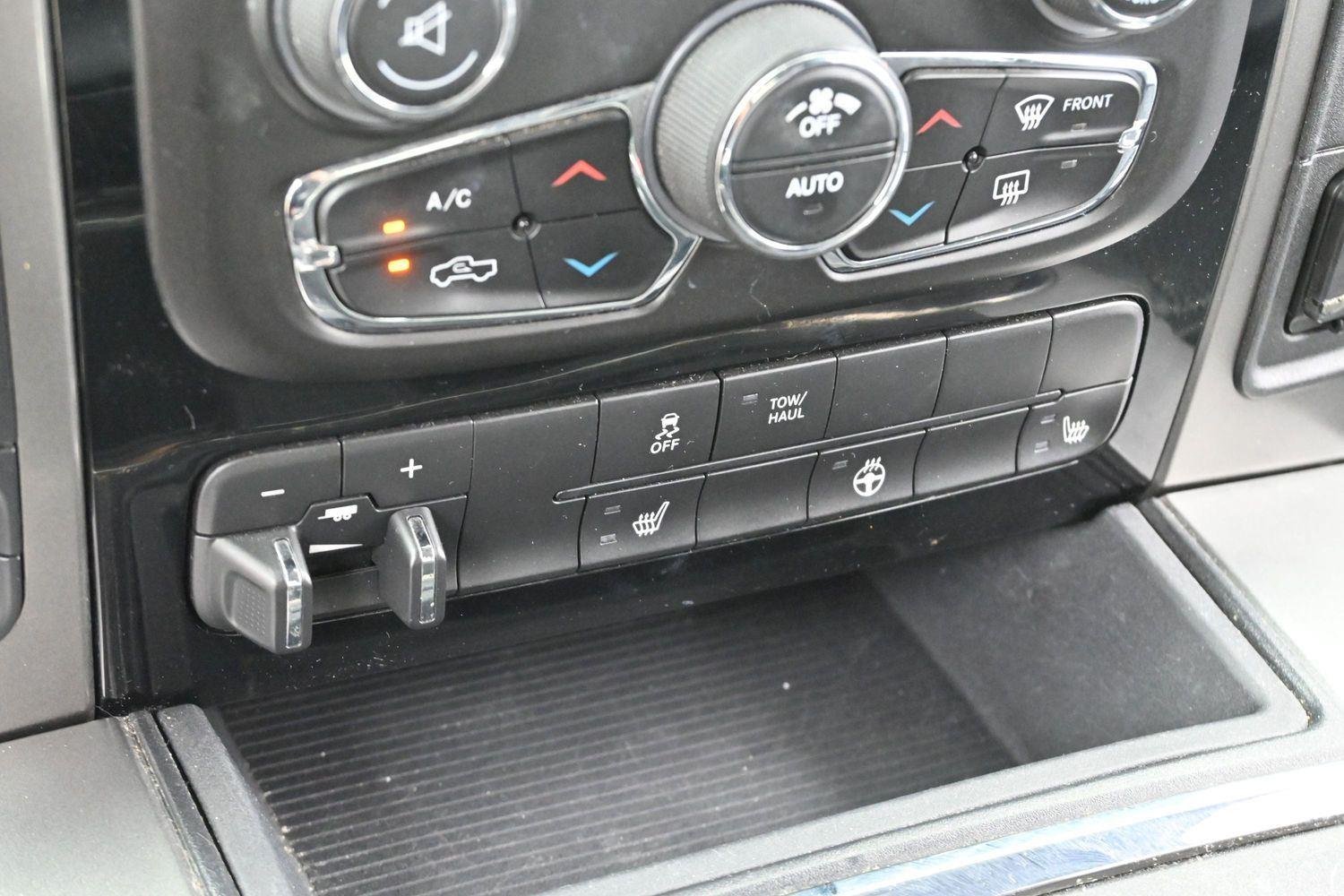 Used 2017 Granite Crystal Metallic Clearcoat Ram Sport image 19